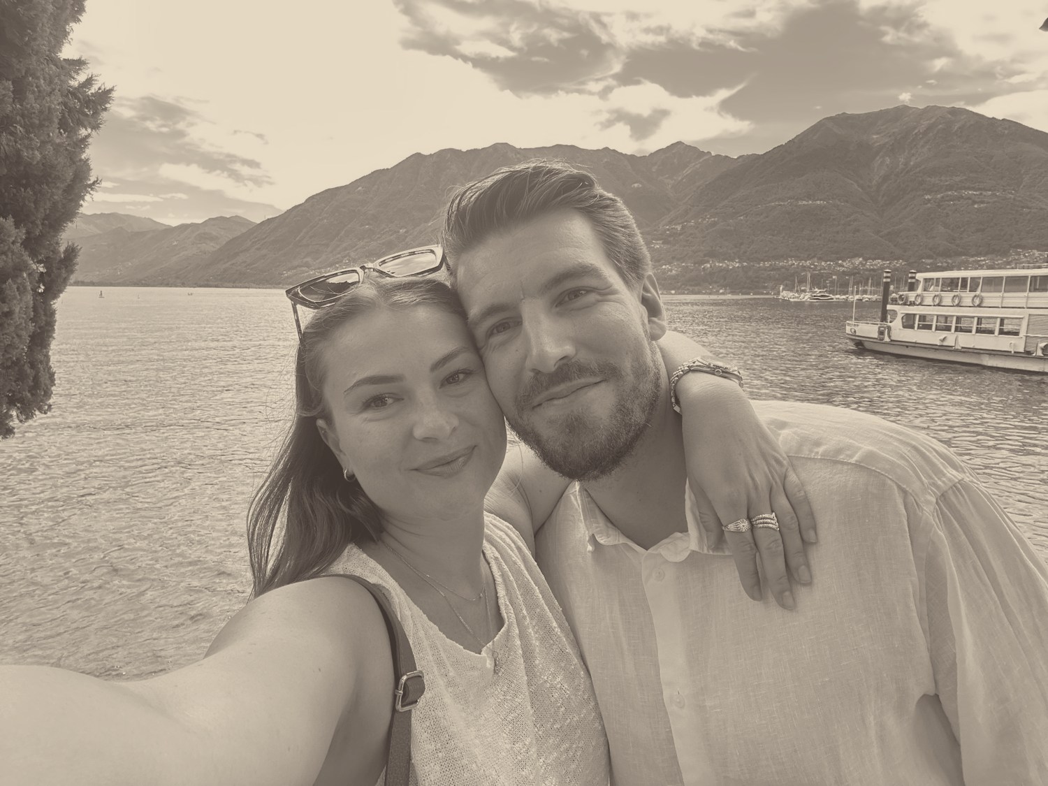 Zanet und Jonas gemeinsam am See